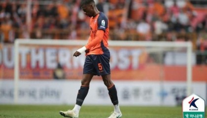 首轮比赛染红，济州SK外援伊塔洛遭到韩国球迷种族歧视